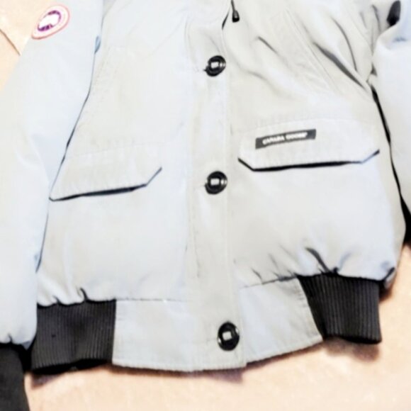 Canada Goose Bomber with real Coyote fur - Picture 4 of 4